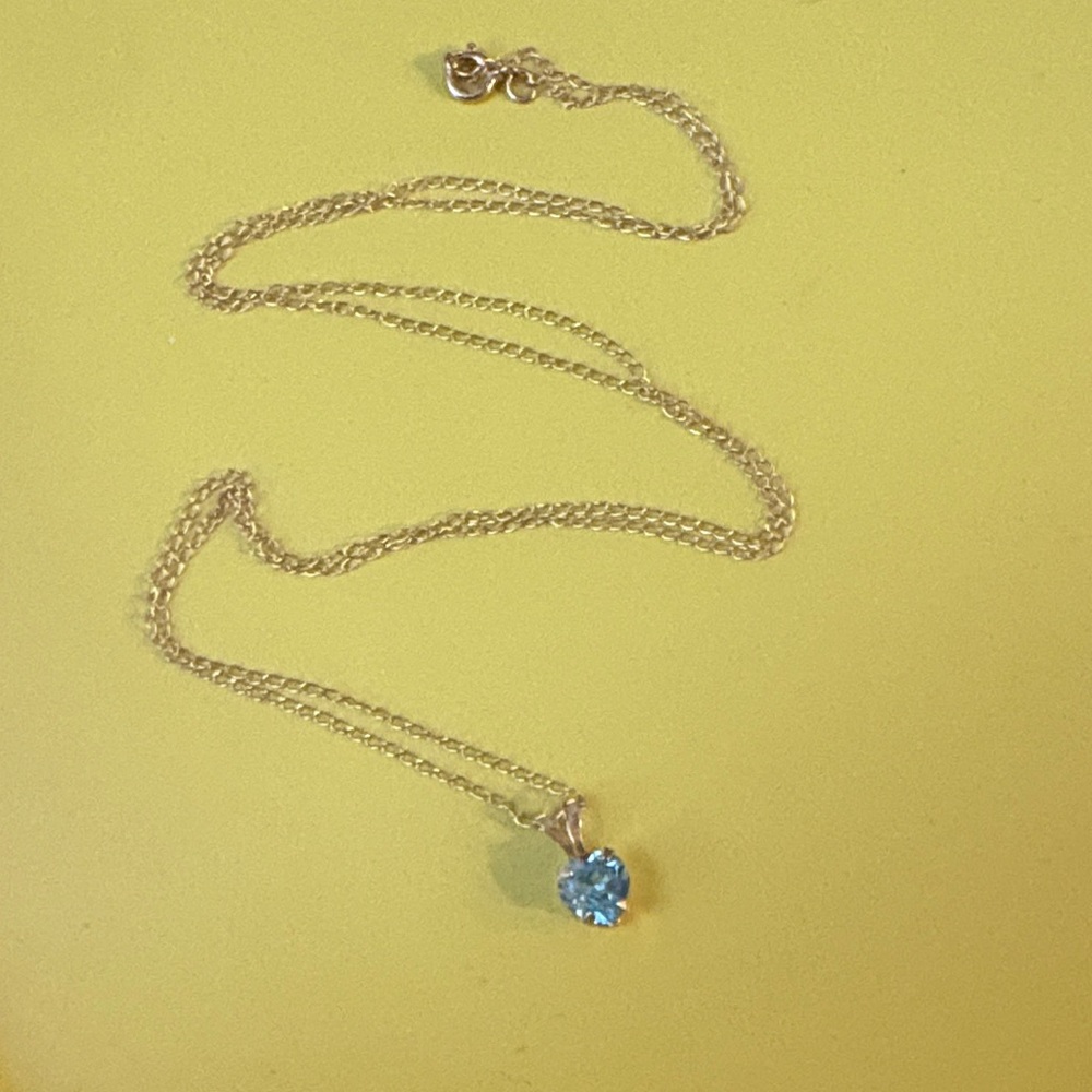 Yellow Gold Necklace with Aquamarine heart shaped stone